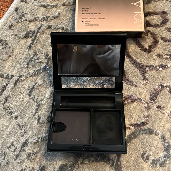 Mary Kay compact new in box - Picture 4 of 6